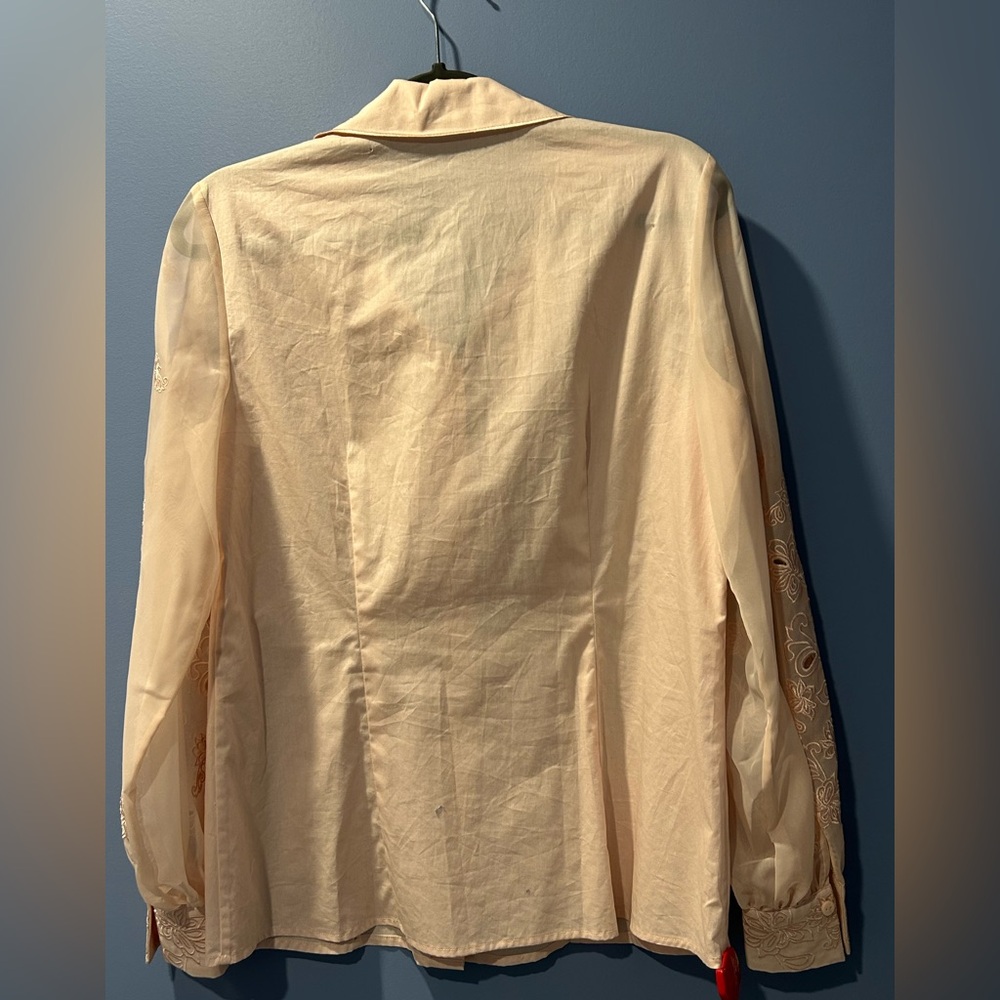 ELIE TAHARI Embroidered Scallop Collar Button-Down Blouse - Picture 6 of 9